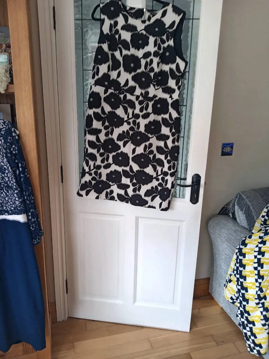 Occasion dresses - Image 2