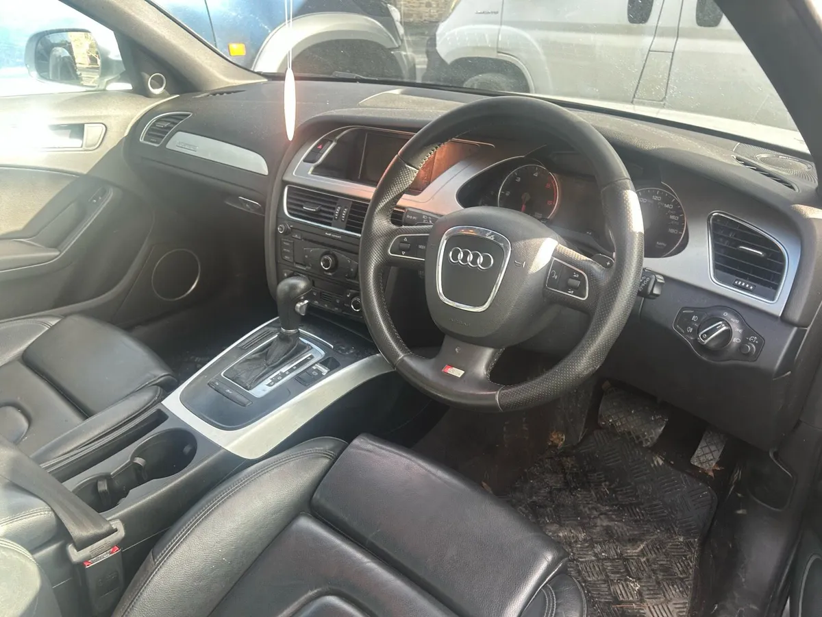 Audi a4 3.0 tdi Quattro 2010 north reg - Image 3