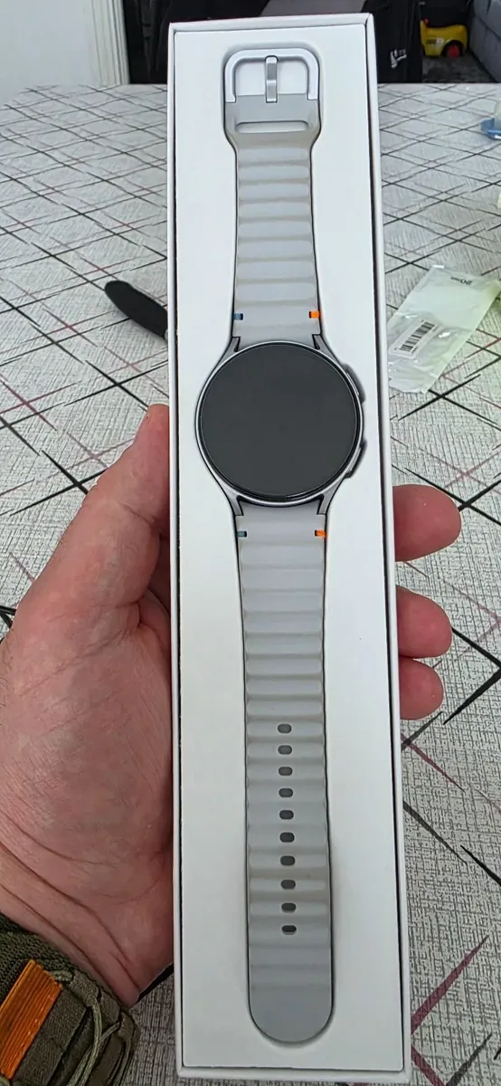 Samsung watch 7 - Image 2