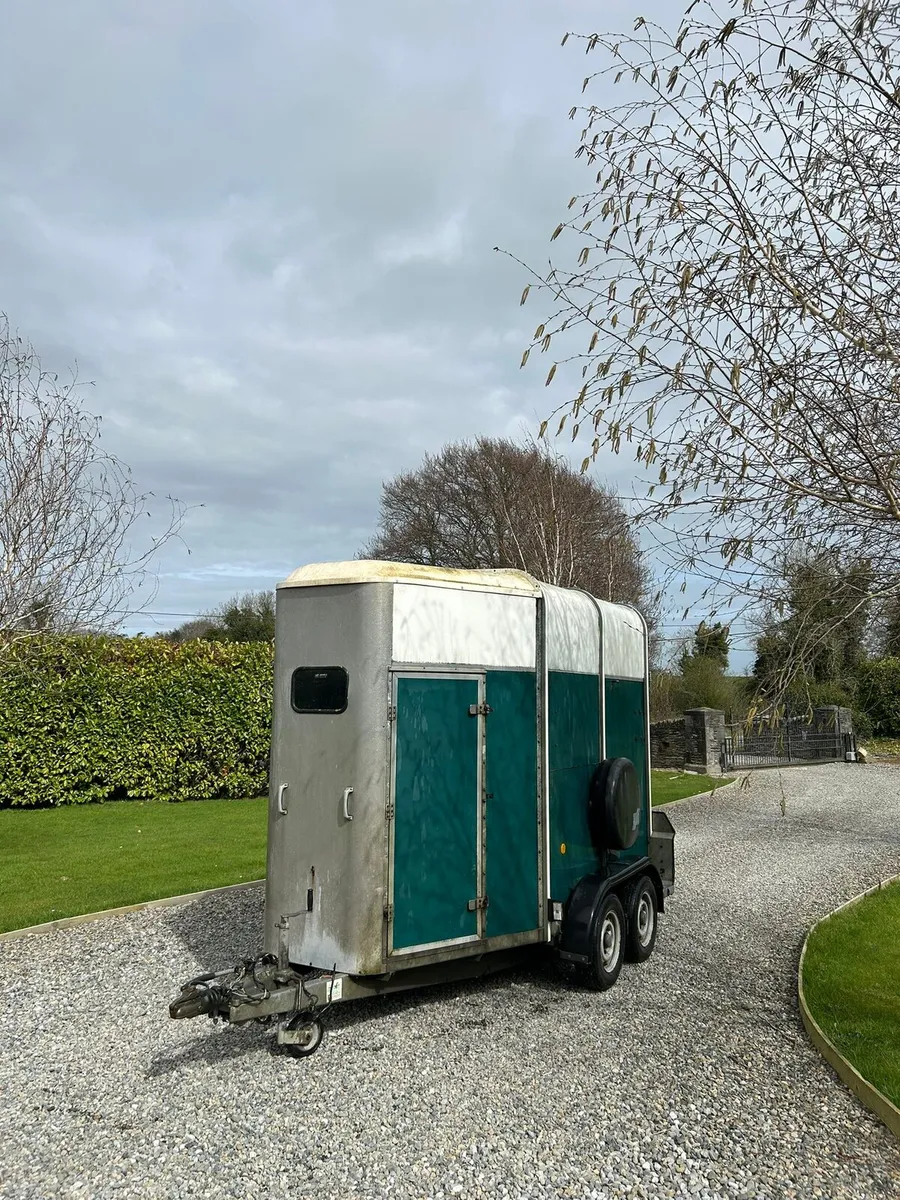 Horse box - Image 2
