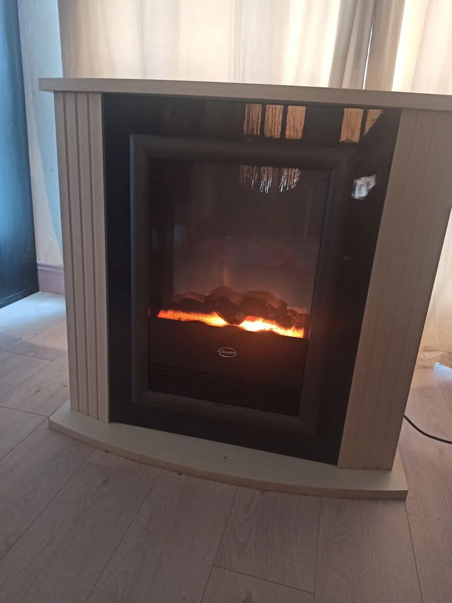 Electric fireplace / heater - Image 1