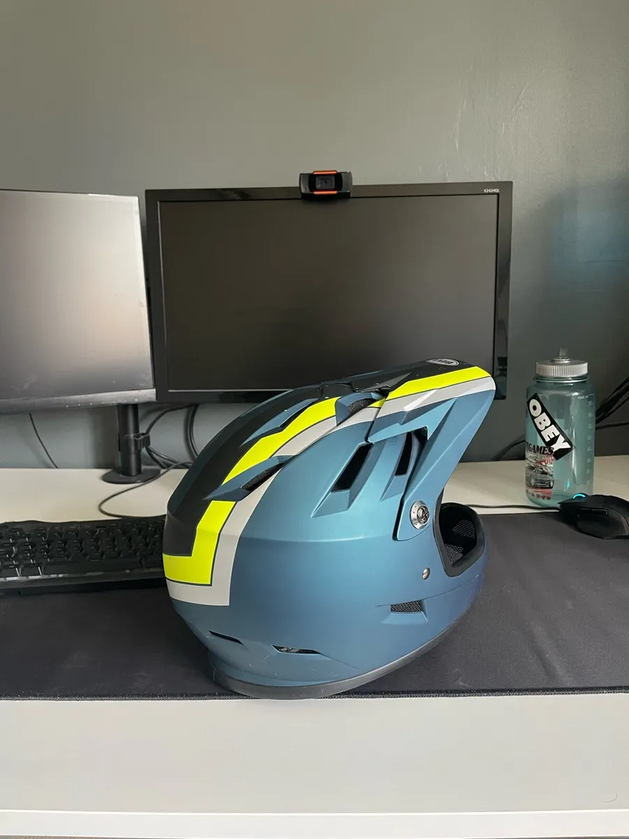 Bell Sanction Full Face & Alpinestar Vento Pads - Image 4