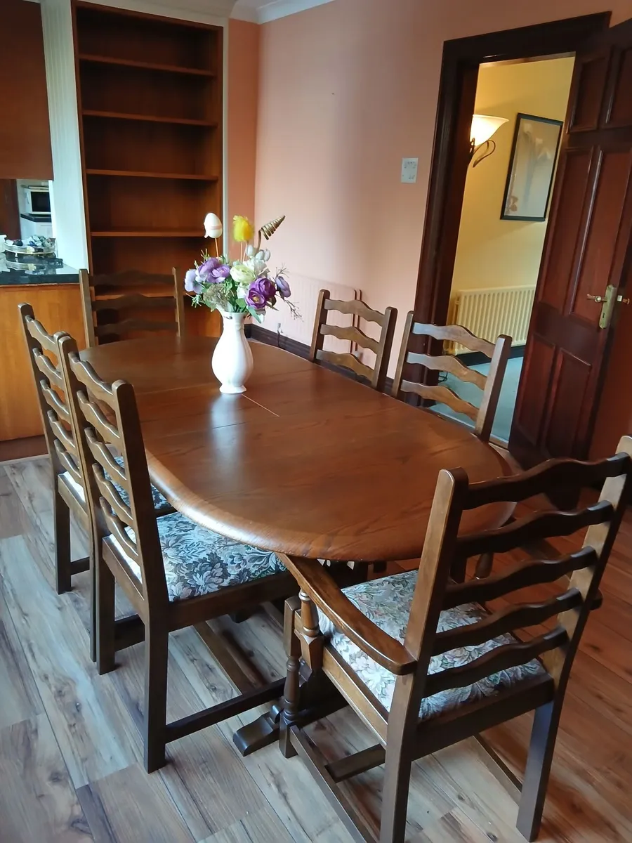 Dining table / chairs / dresser - Image 2