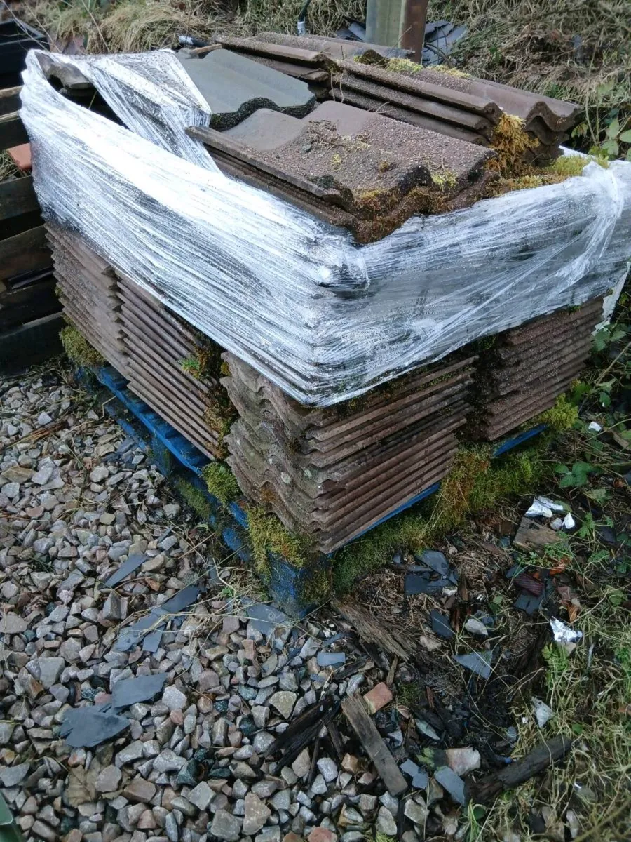Reclaimed  rooftiles