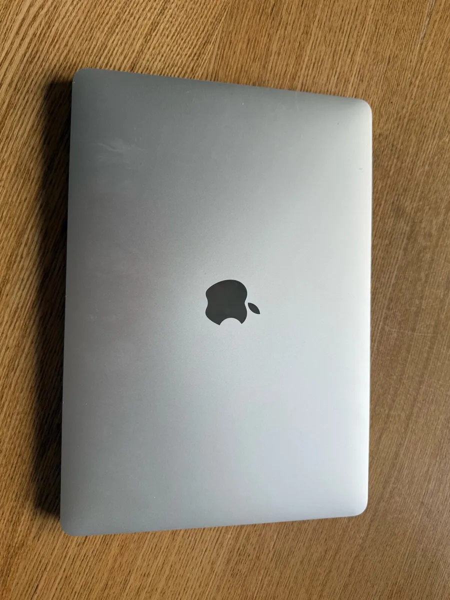 MacBook Air - Image 2