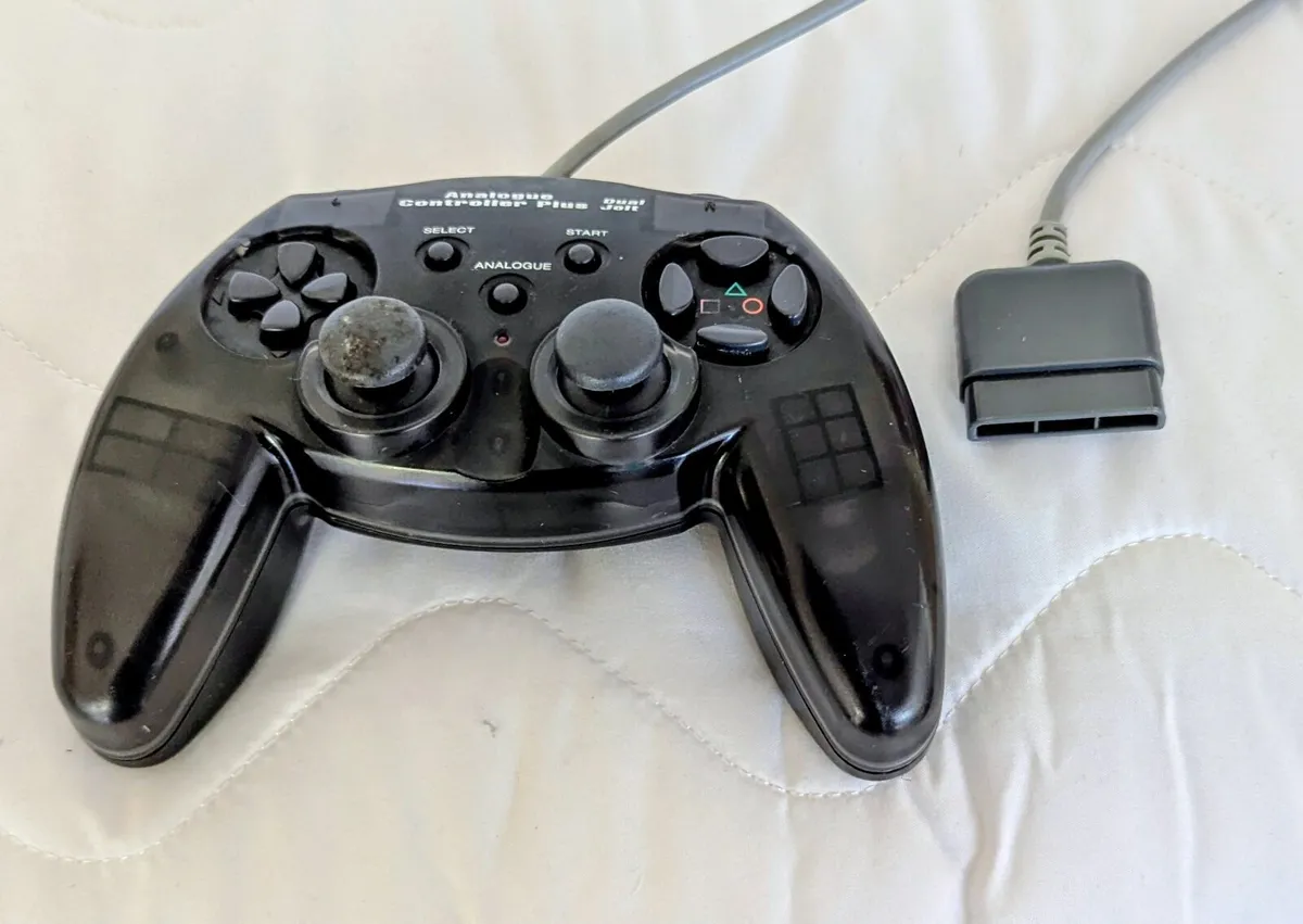 Playstation 1(yes one) driving wheel and peddles - Image 2