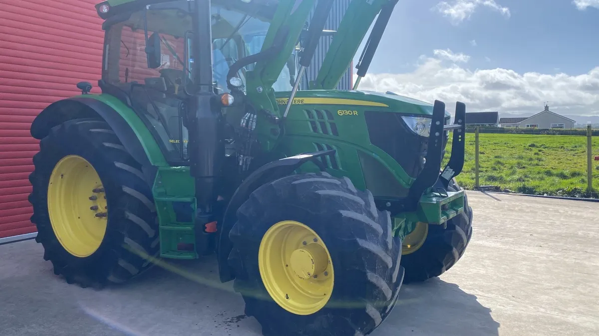 John Deere 6130R  2019 - Image 2