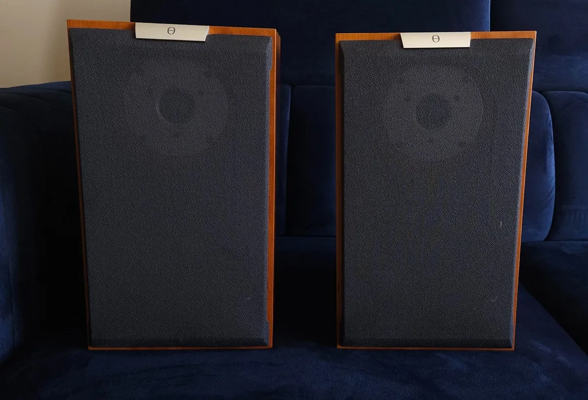Audiovector Mi1 Avantgarde speakers - Image 1