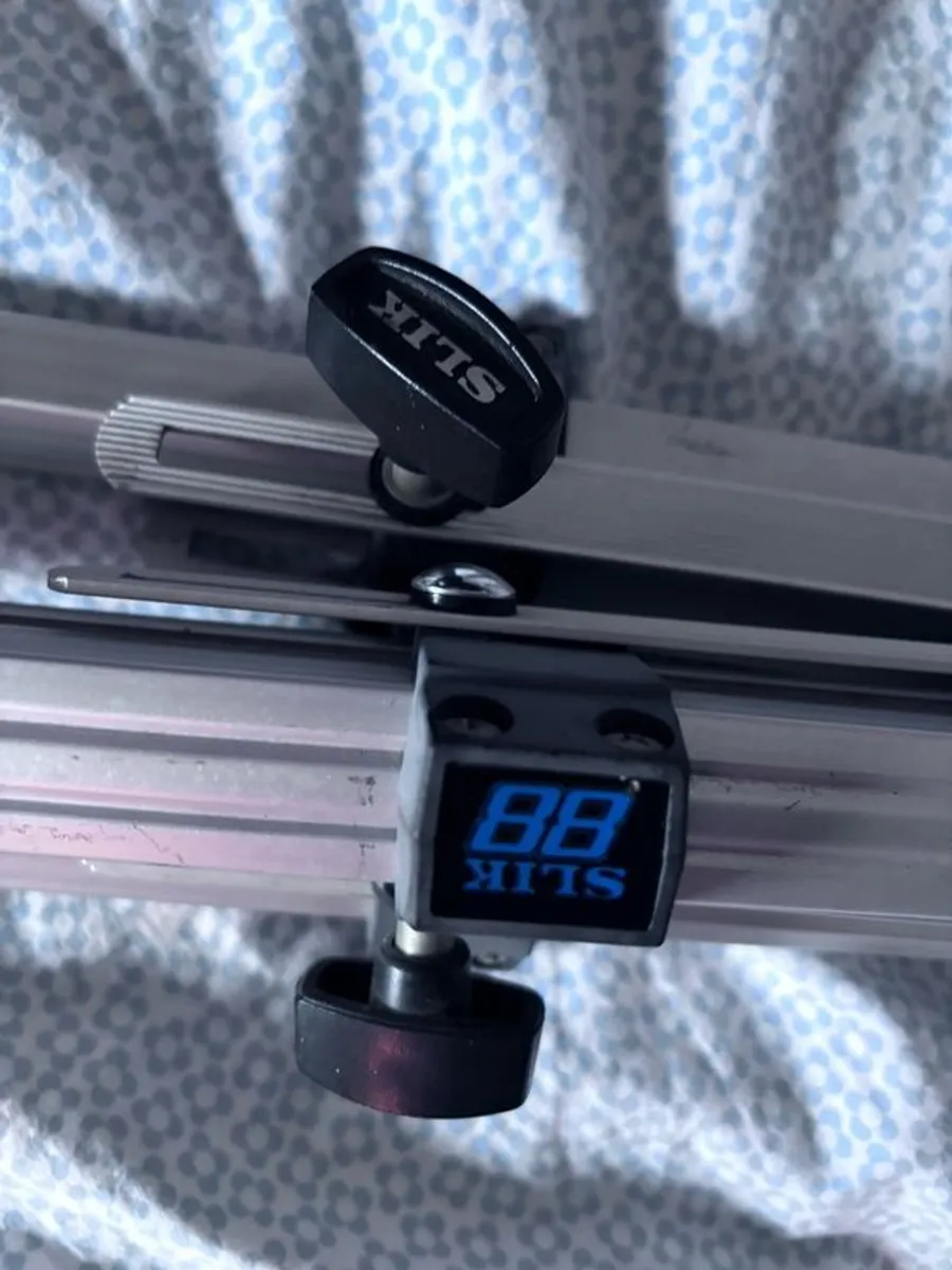 camera tripod - Image 1