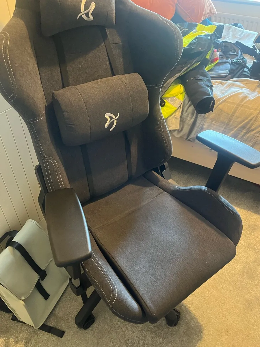 Gaming chair