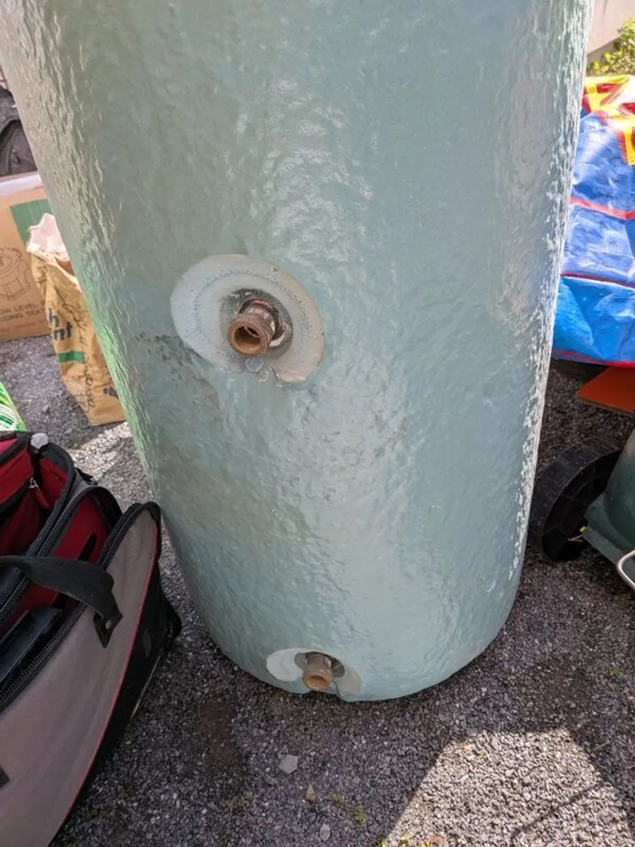 Ideal Heating 162L Hot Water Cylinder. Nearly New 2023 - Image 2