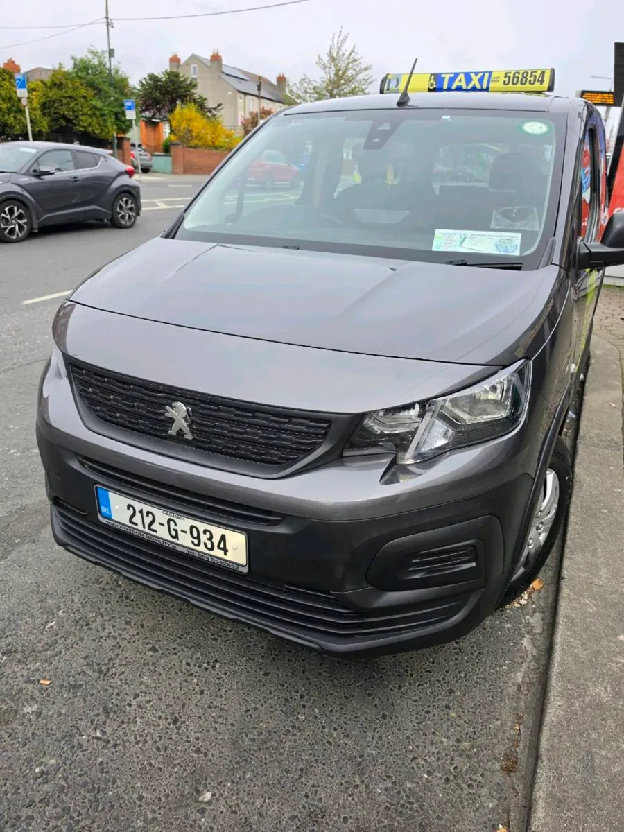 Taxi for rent - Image 2