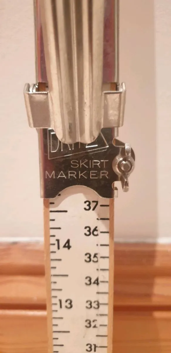 Scovill Dritz Skirt Marker - Image 1