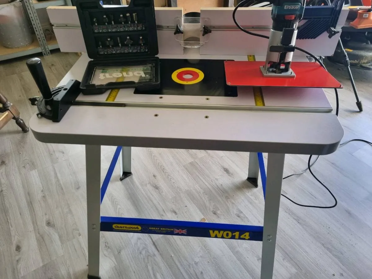 Router Table, Erbaur 1/4 inch router with cutters - Image 1
