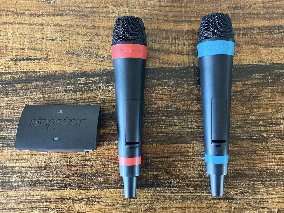 SingStar Wireless Microphones + Receiver (PS) - Image 1