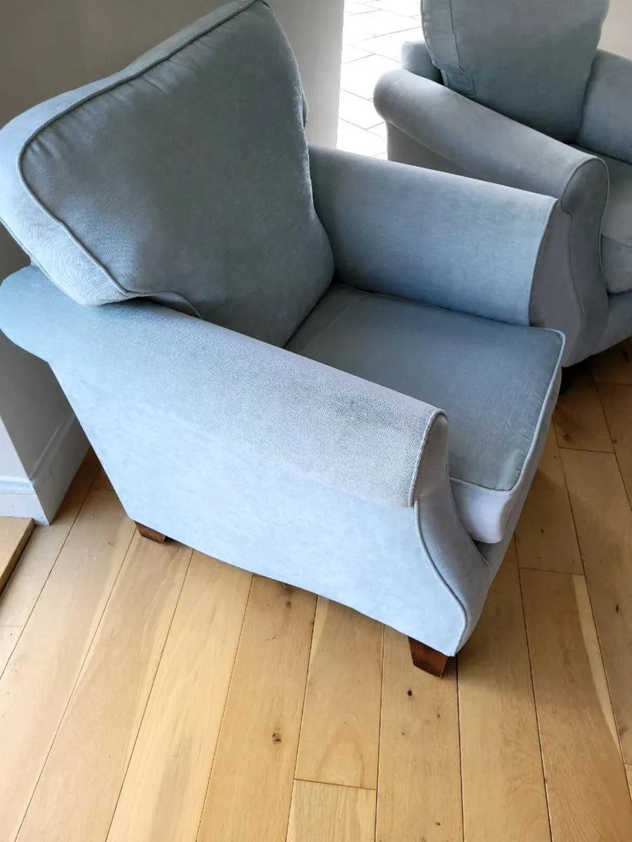 Pair of matching armchairs from Caseys - Image 3