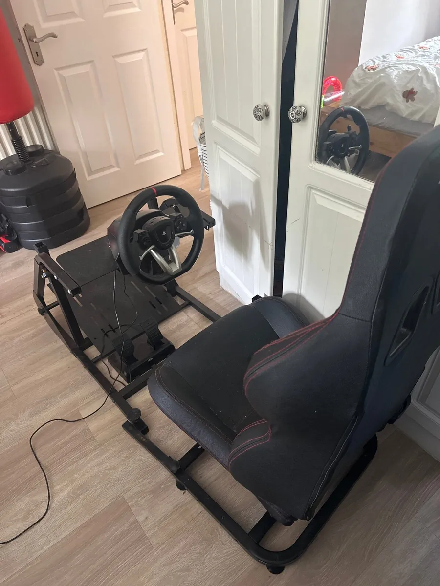 Gaming chair with wheel and pedals - Image 1