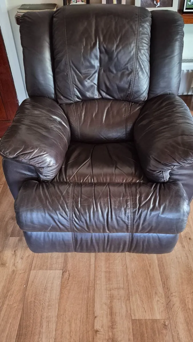 2 x Reclining leather chair - Image 3