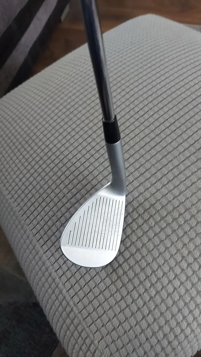 Mizuno t24 56 deg wedge - Image 2