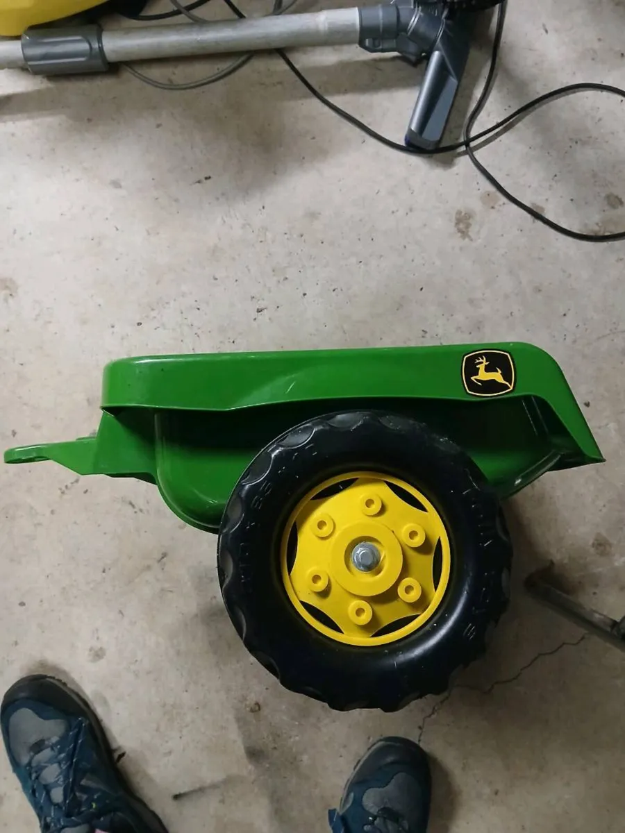 Small trailer - Image 1