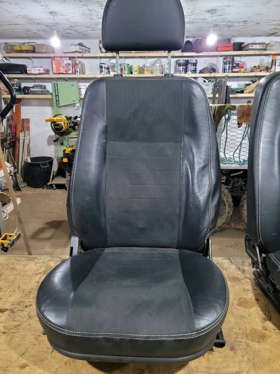 Landrover Defender Puma 90/110 XS front seats - Image 3