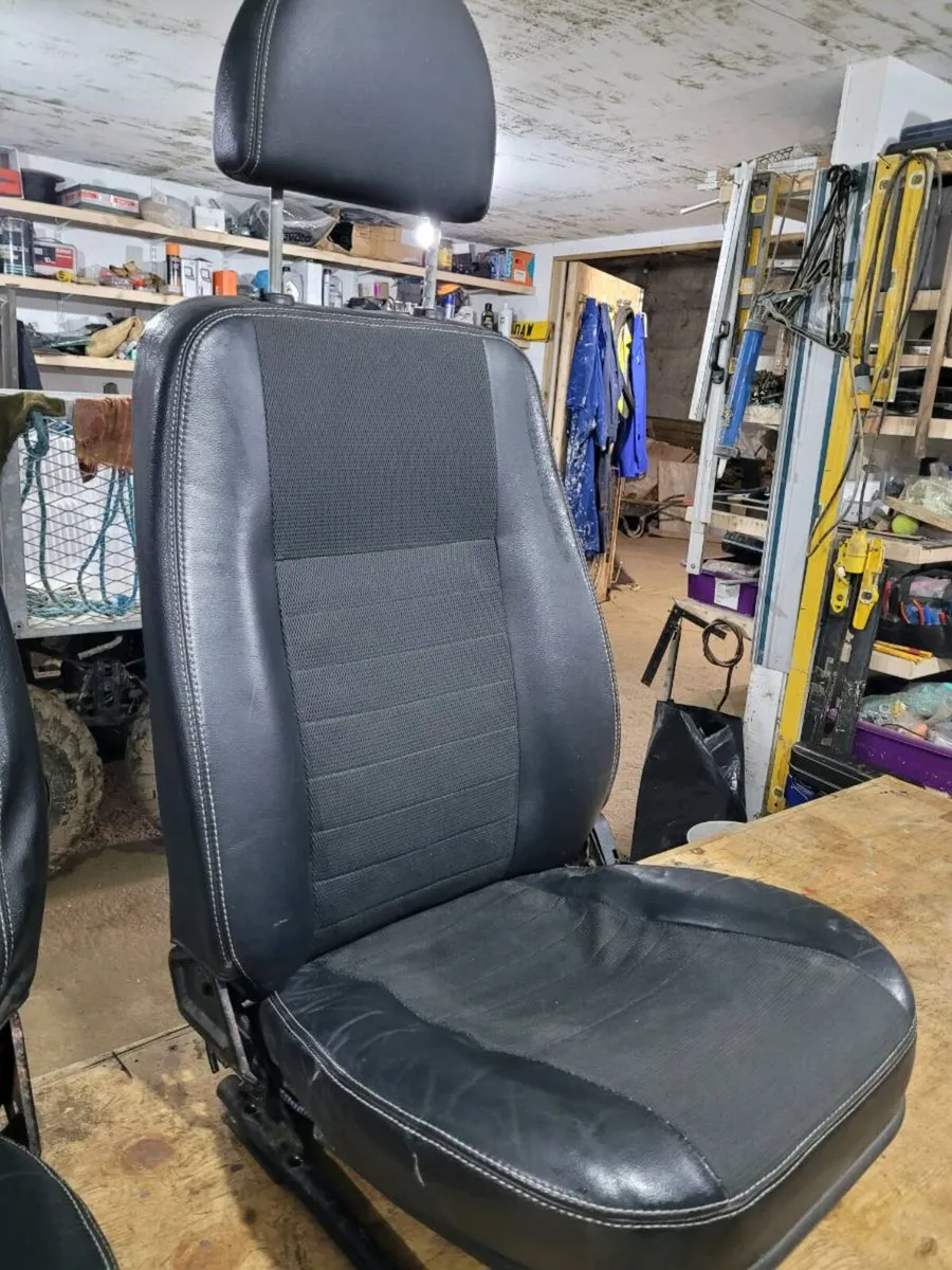 Landrover Defender Puma 90/110 XS front seats - Image 4