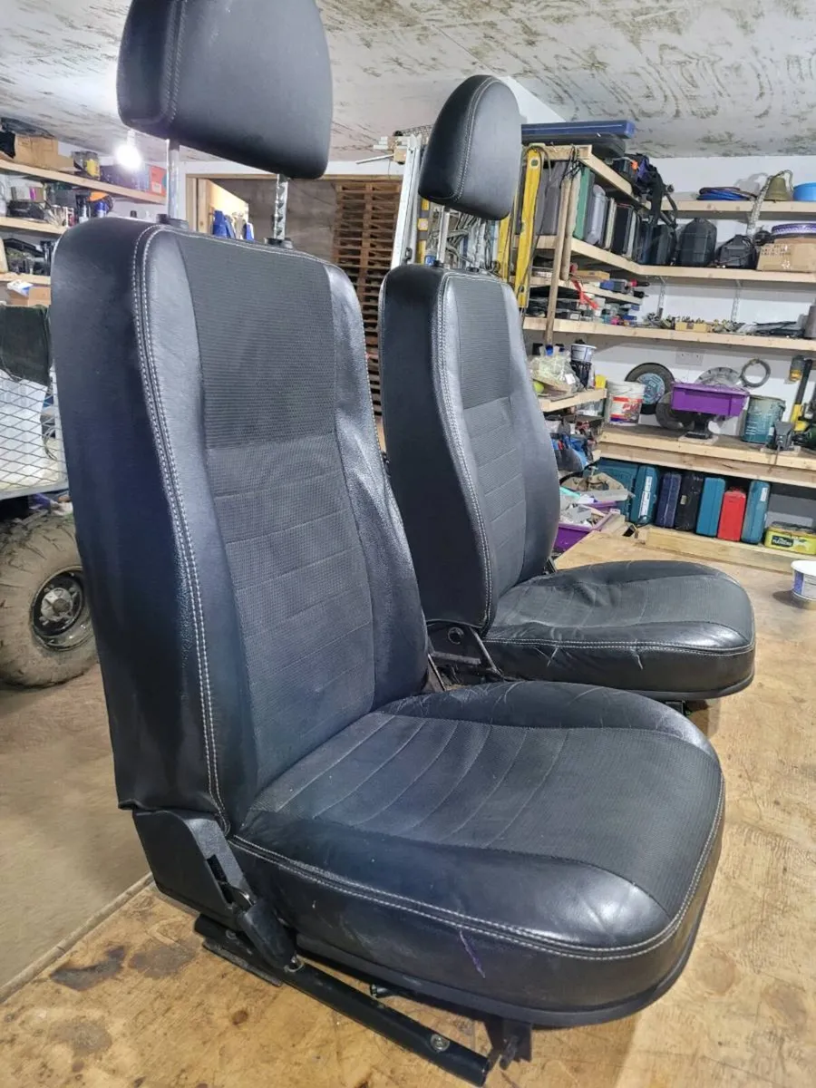 Landrover Defender Puma 90/110 XS front seats - Image 4