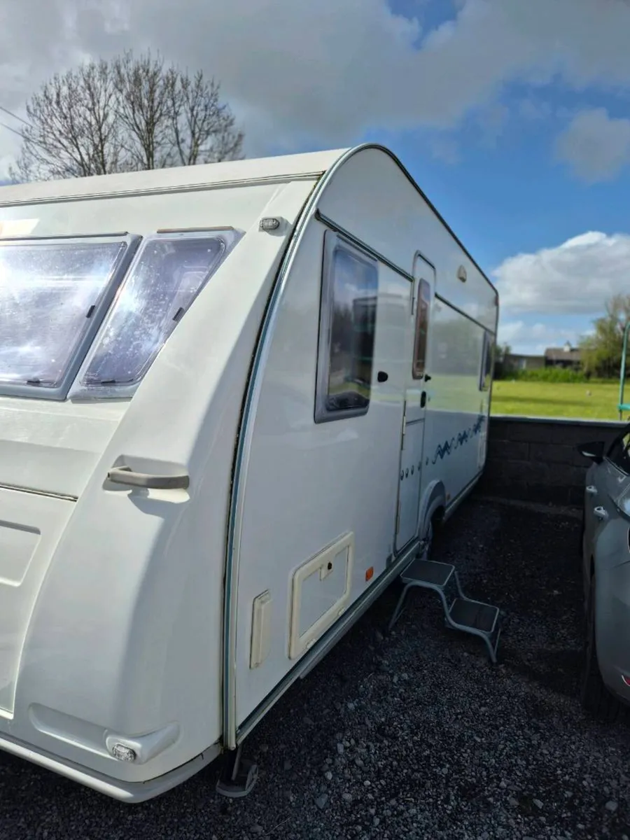 Adria 525up  4 Bert fixed bed - Image 2