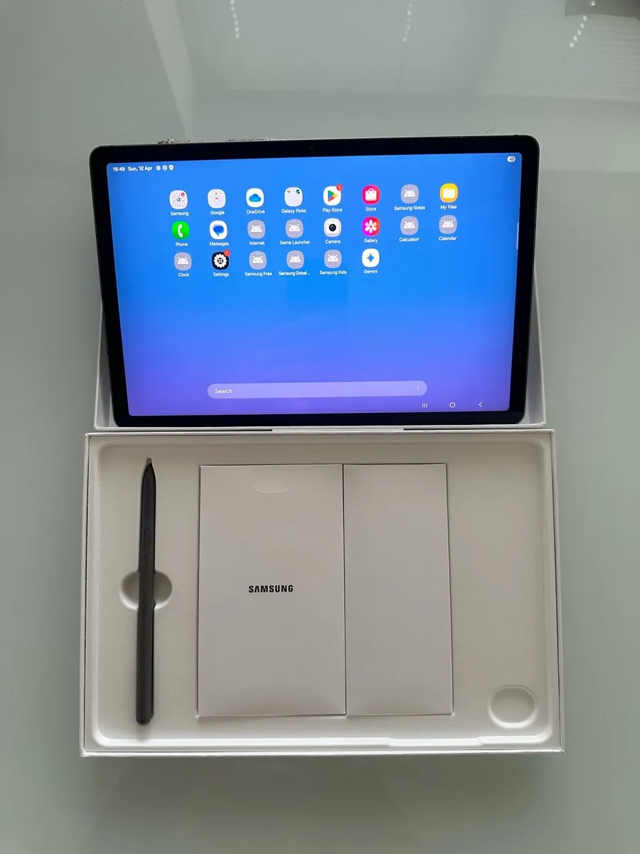 Samsung Galaxy Tab S9 FE - Image 1