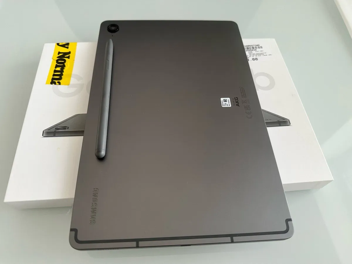 Samsung Galaxy Tab S9 FE - Image 2