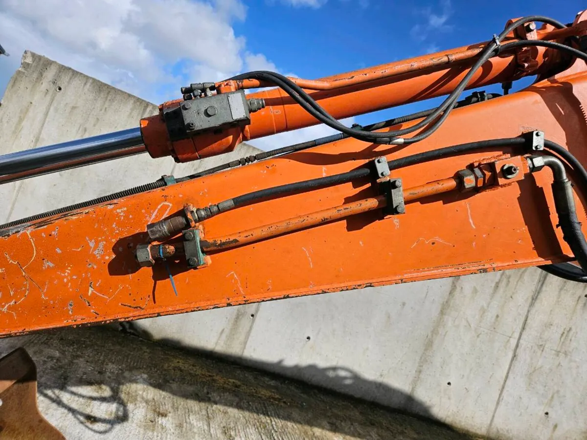 Hitachi 130-1 - Image 4