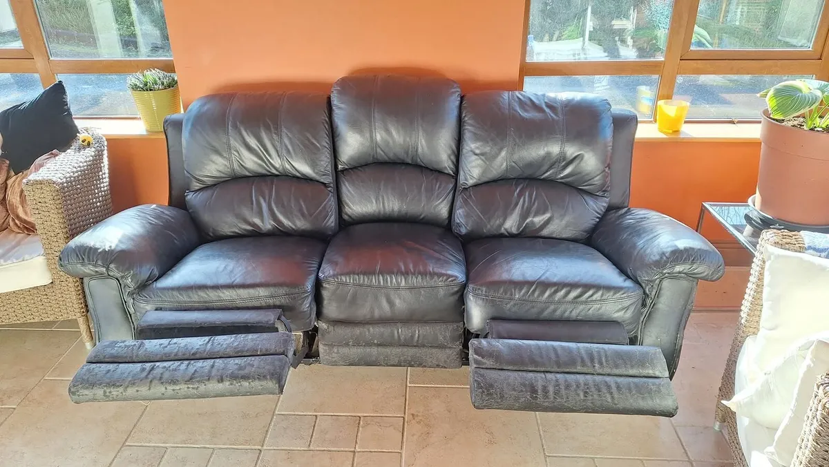 Leather sofa - Image 2
