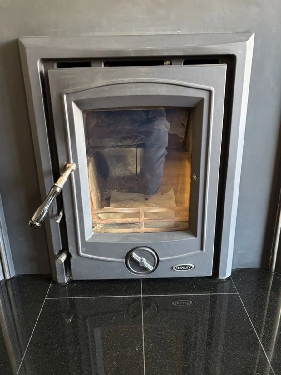 Fireplace and stove - Image 3