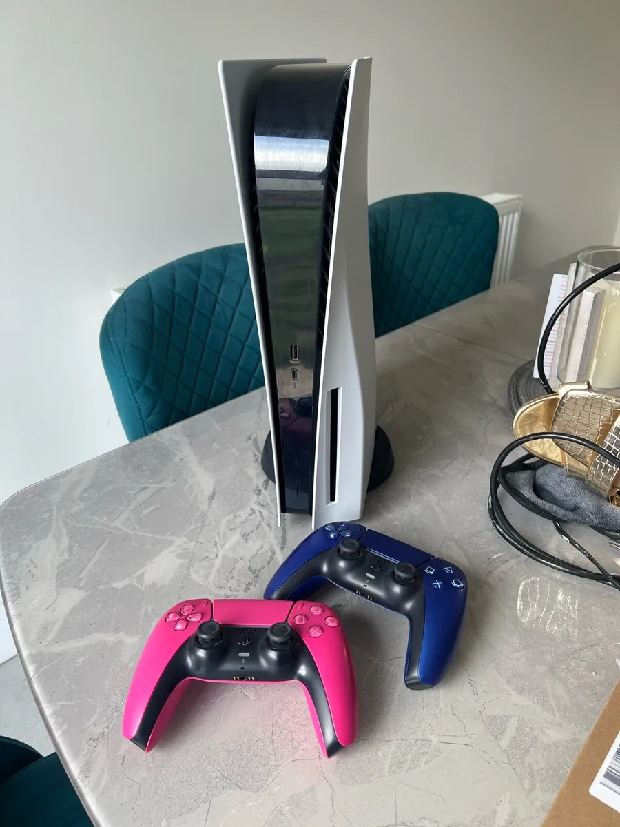 PS5 Disc Edition - Image 1