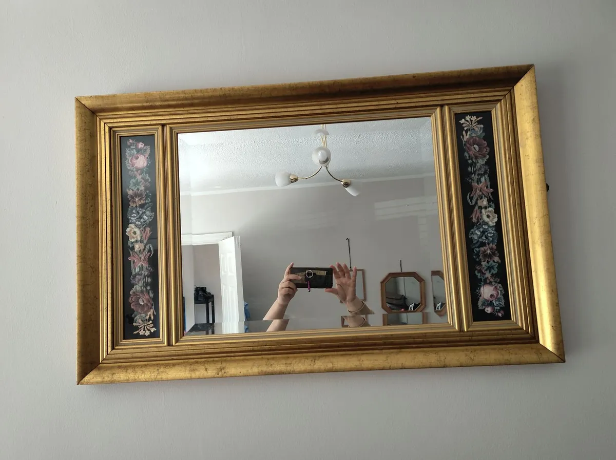 Antique Mirror for living room to sell - Image 2
