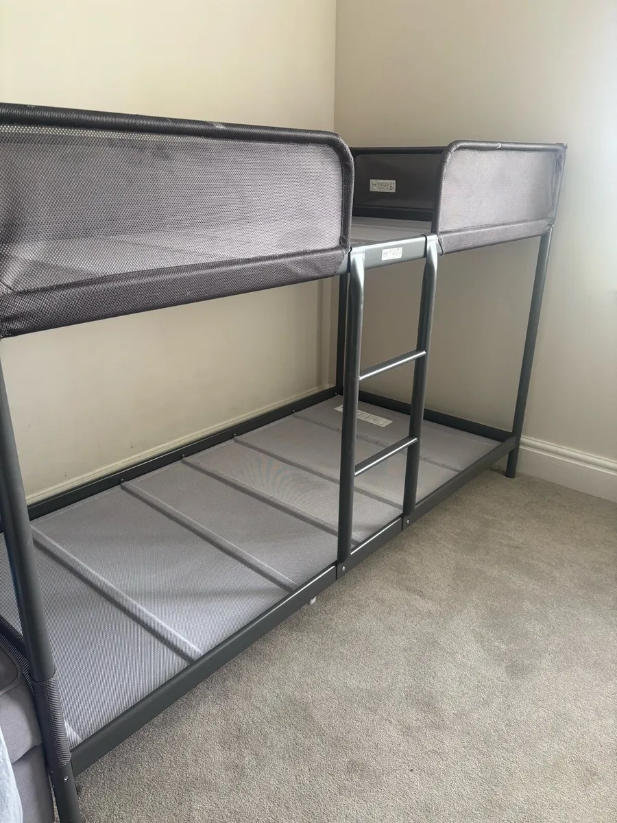 Bunk bed - Image 1