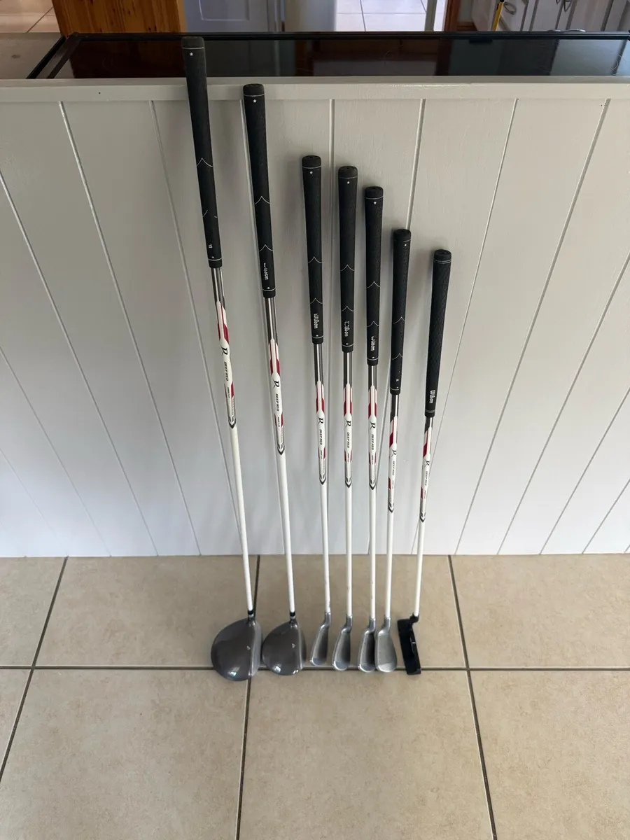 Wilson Deep Red Kids set (No Bag incl) - Image 1