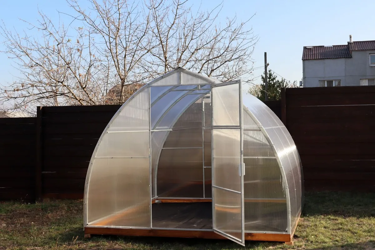 ARROW GREENHOUSE – HEAVY DUTY POINTED DESIGN - Image 1