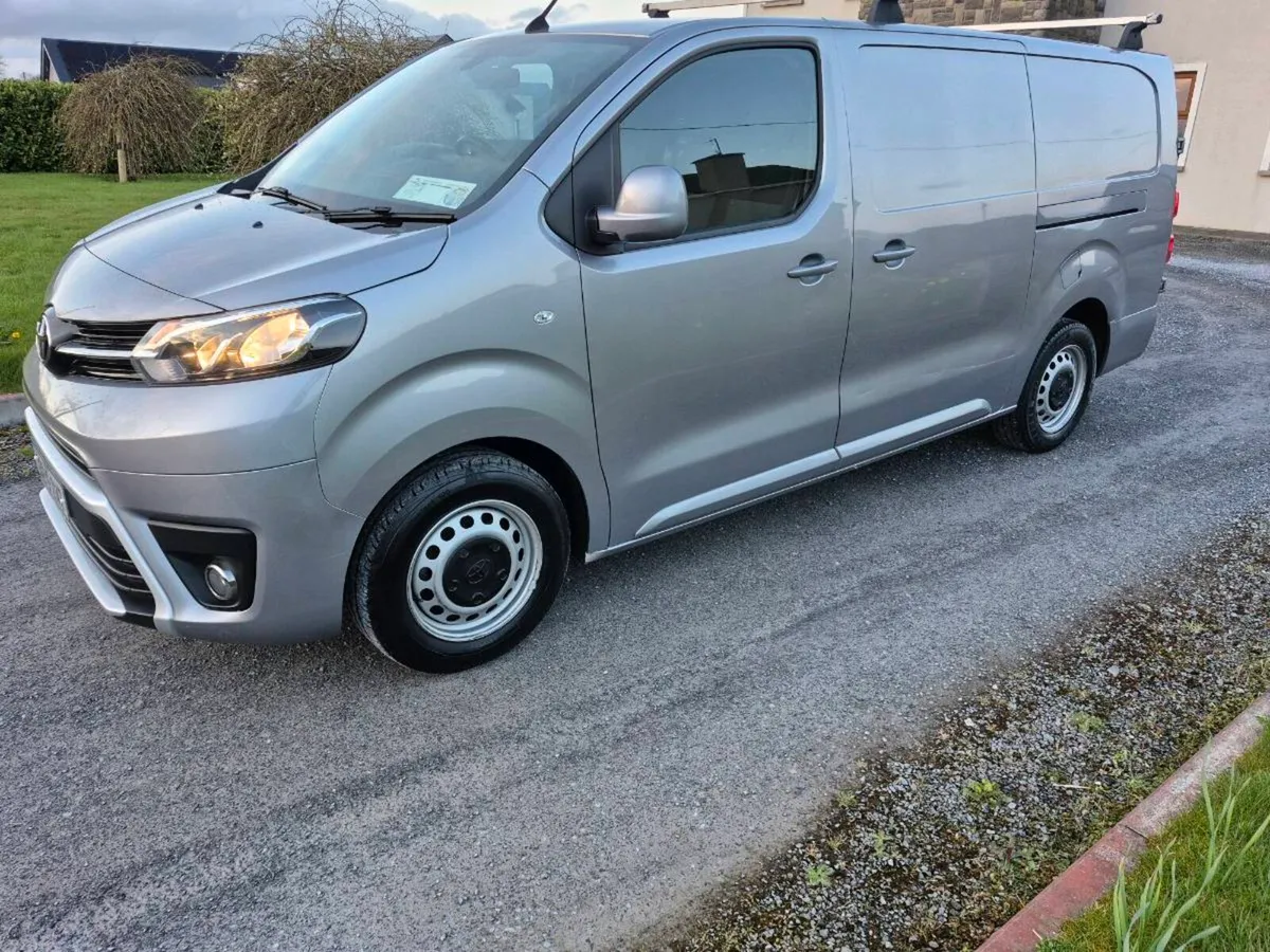 2023 Toyota Proace - Image 3