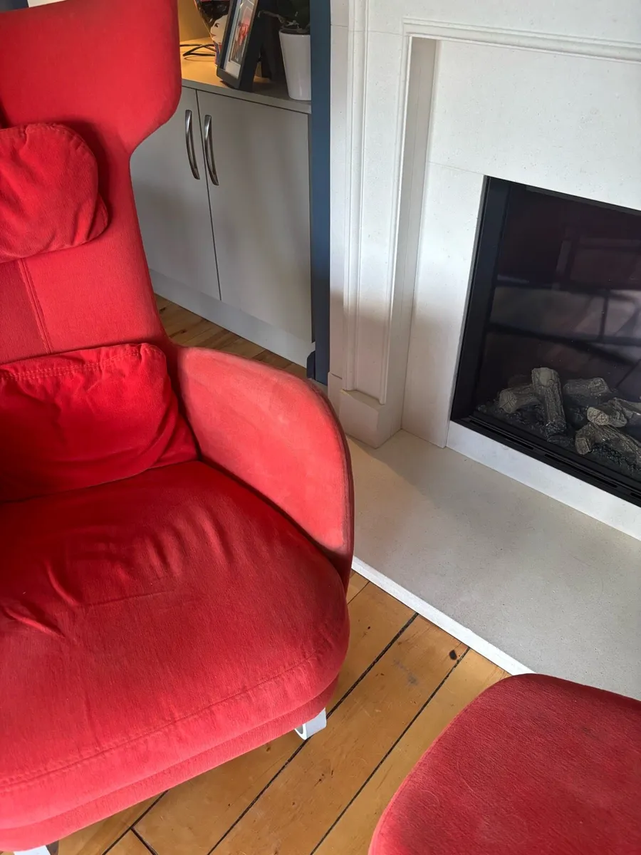 FAMA statement rocking chair with footstool, - Image 2