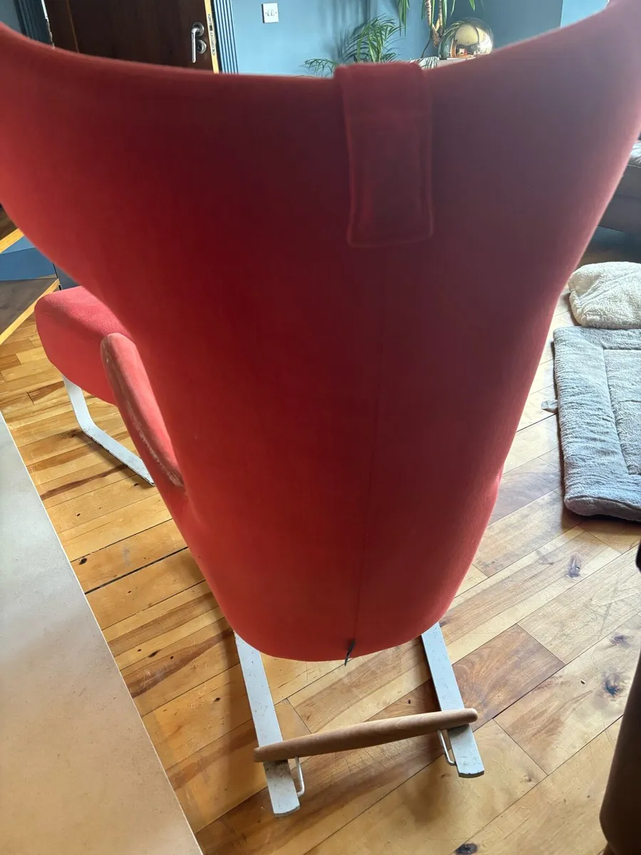 FAMA statement rocking chair with footstool, - Image 4