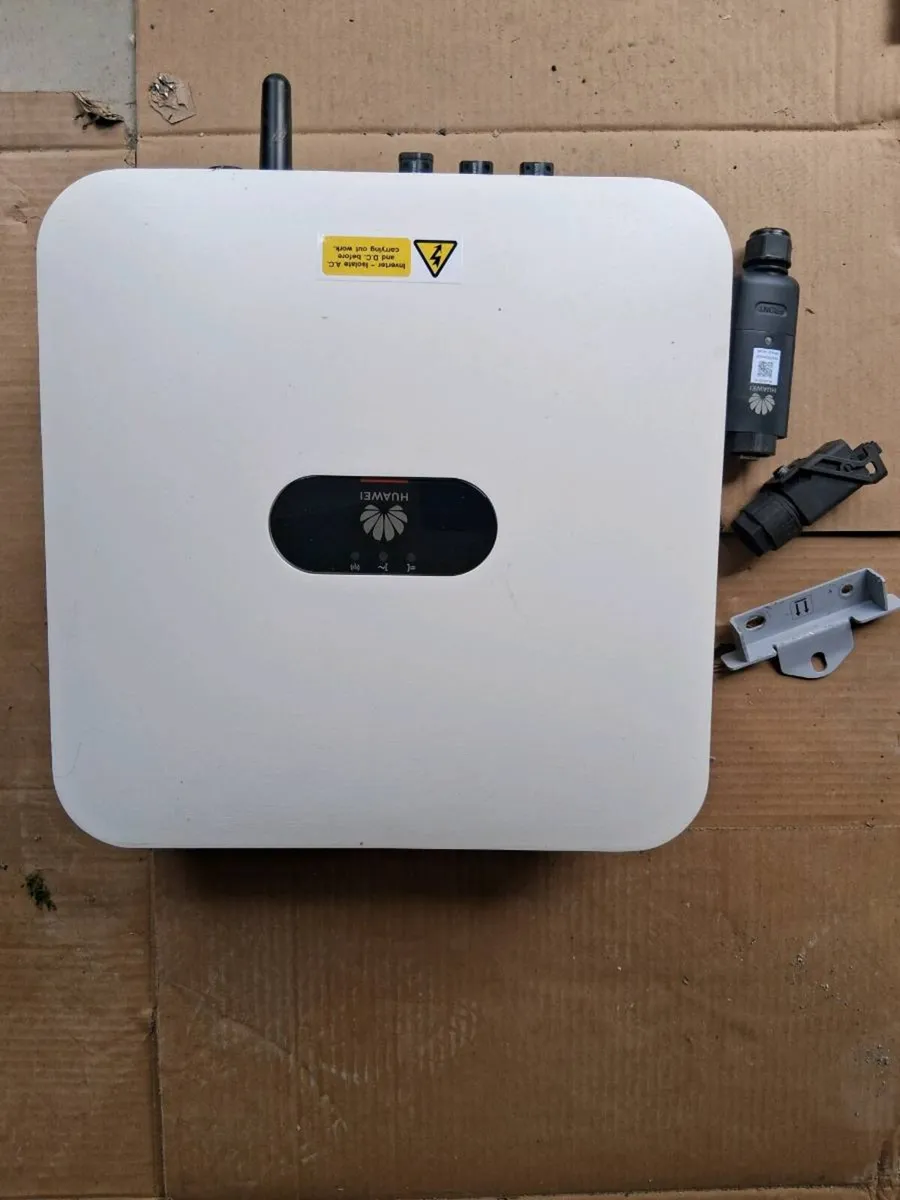 Solar hybrid inverter - Image 1