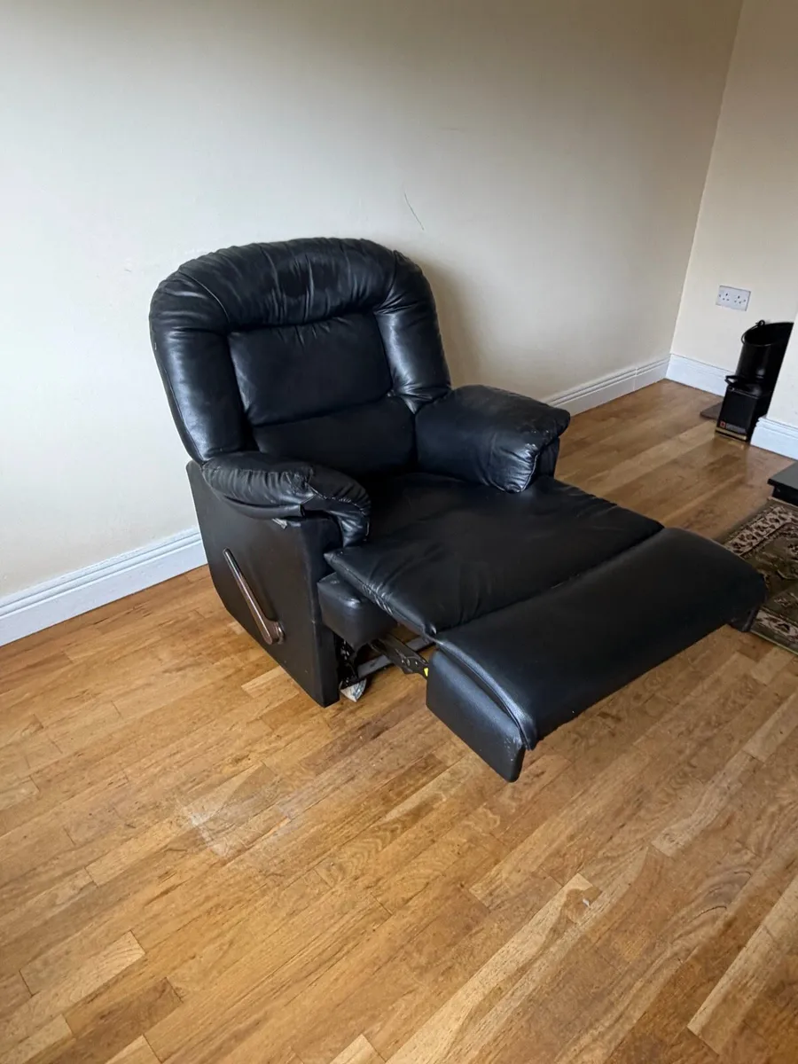 Free Recliner armchair - Image 2