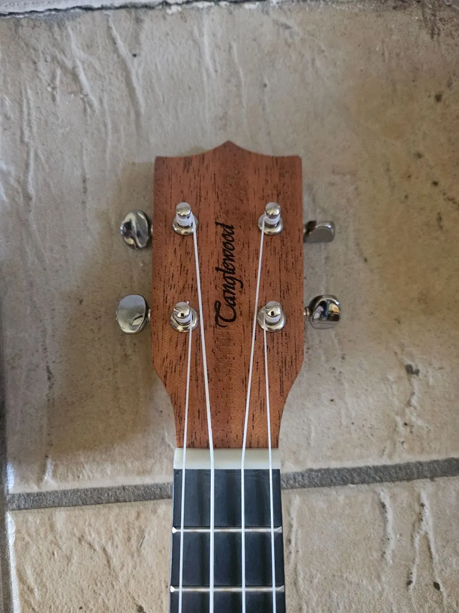 Ukulele - Image 3