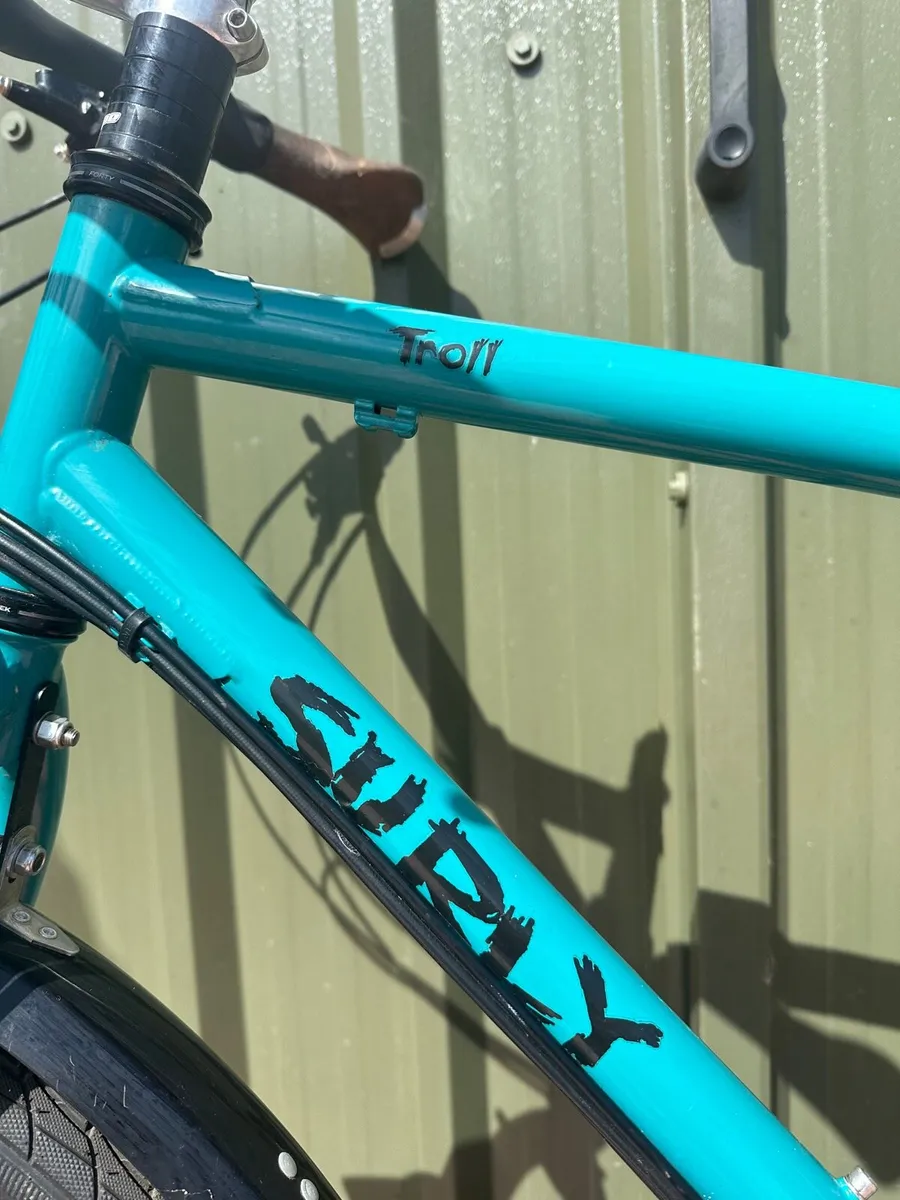 Touring bicycle - Image 2