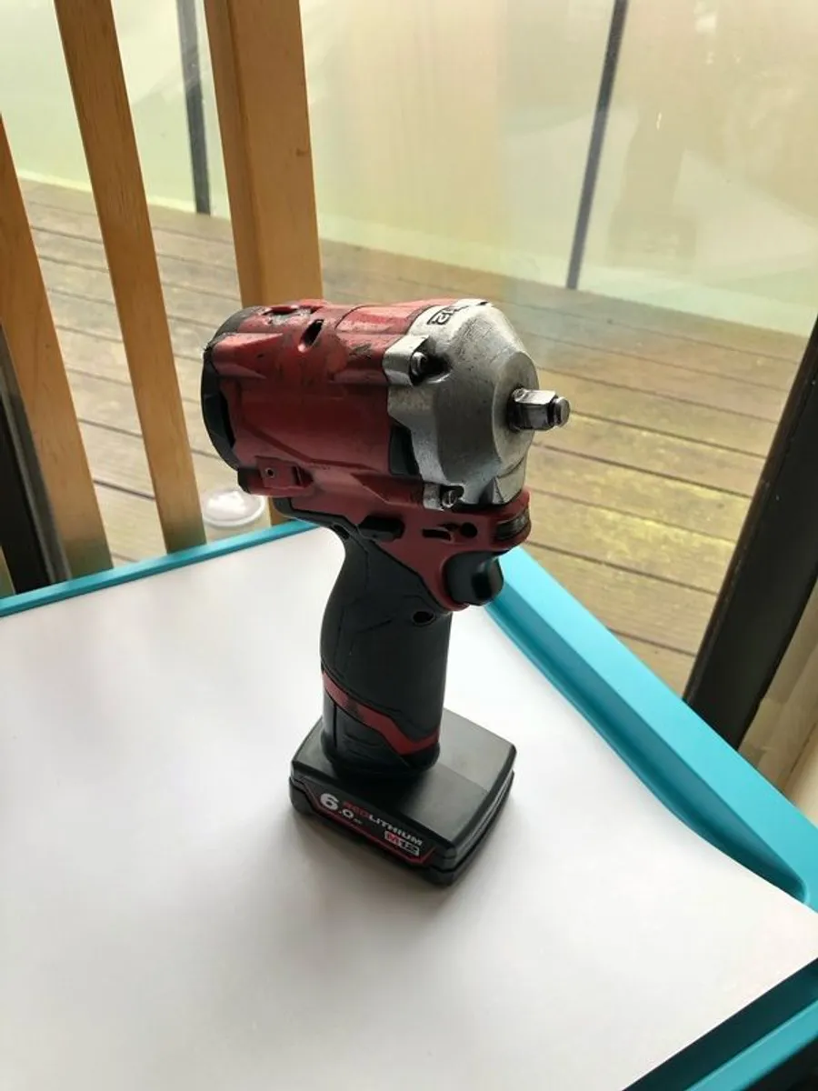 Milwaukee m12 impact wrench - Image 1