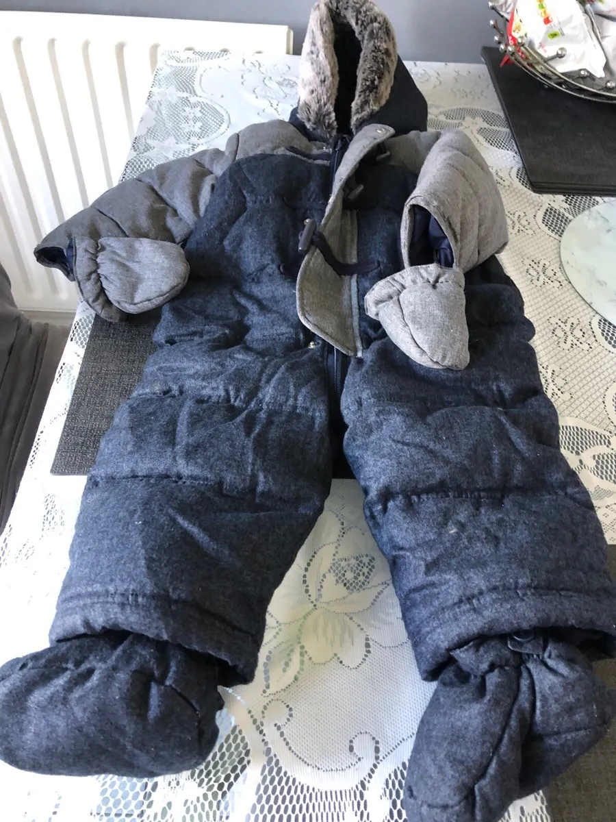 Boys all in one suit 12/18 mths €10 - Image 3