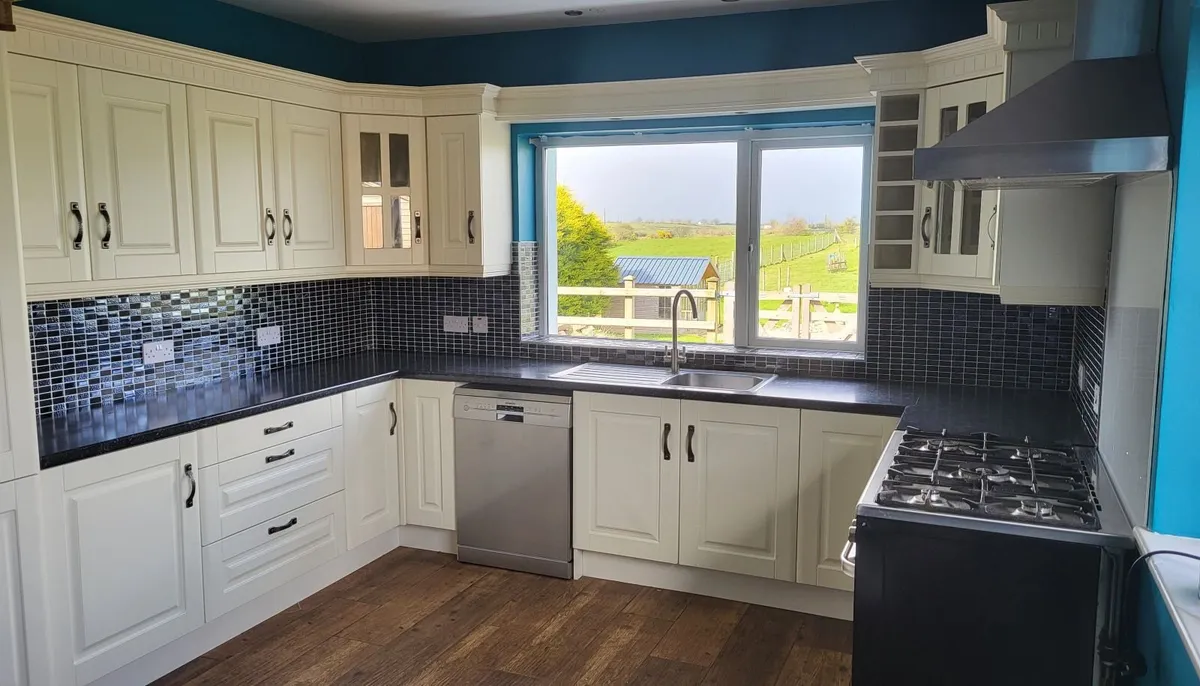 Kitchen cabinets etc - Image 4