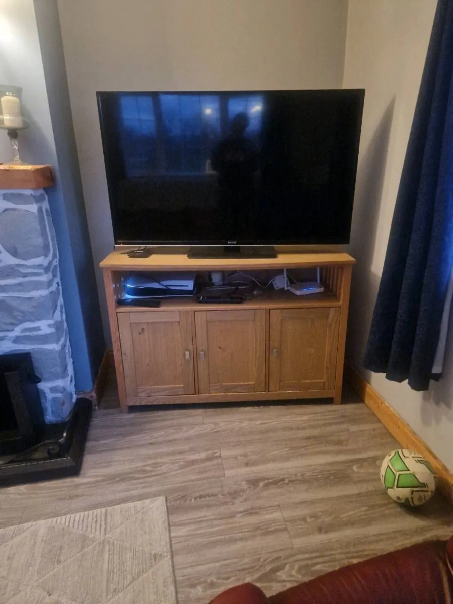Tv cabinet
