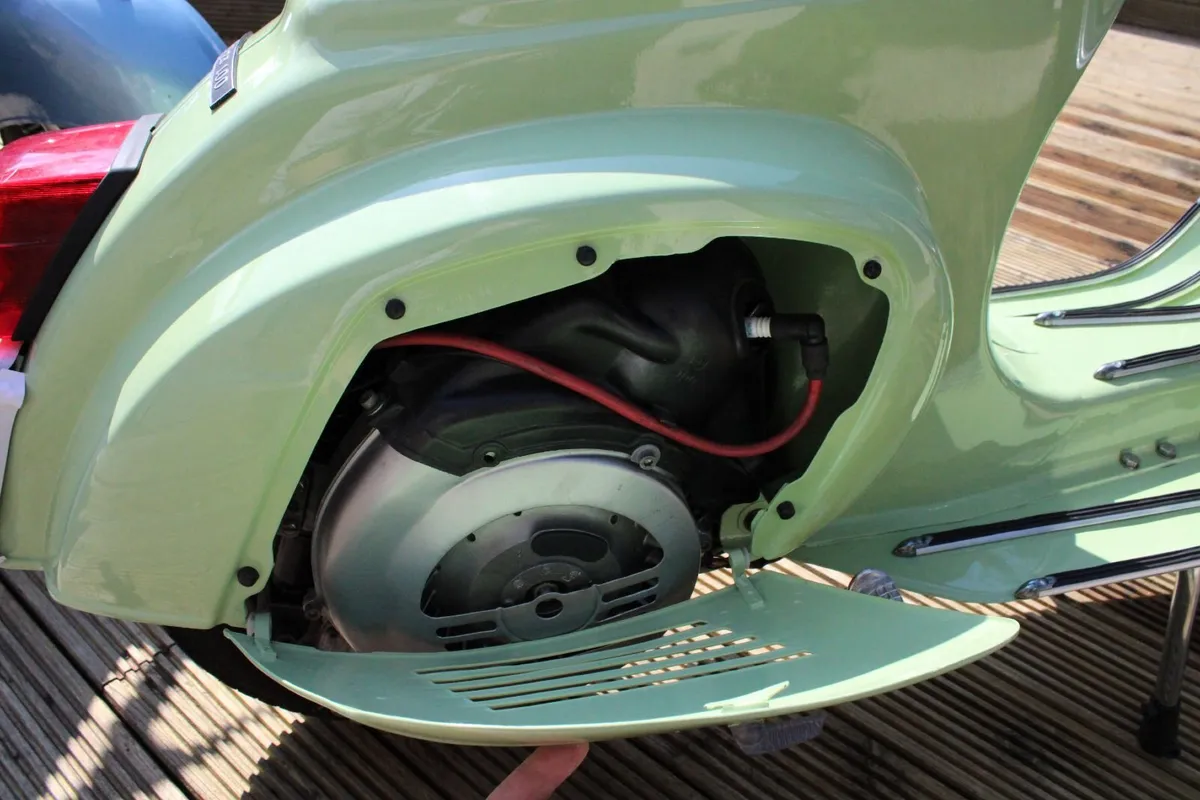 VESPA 100 1981 - Image 4